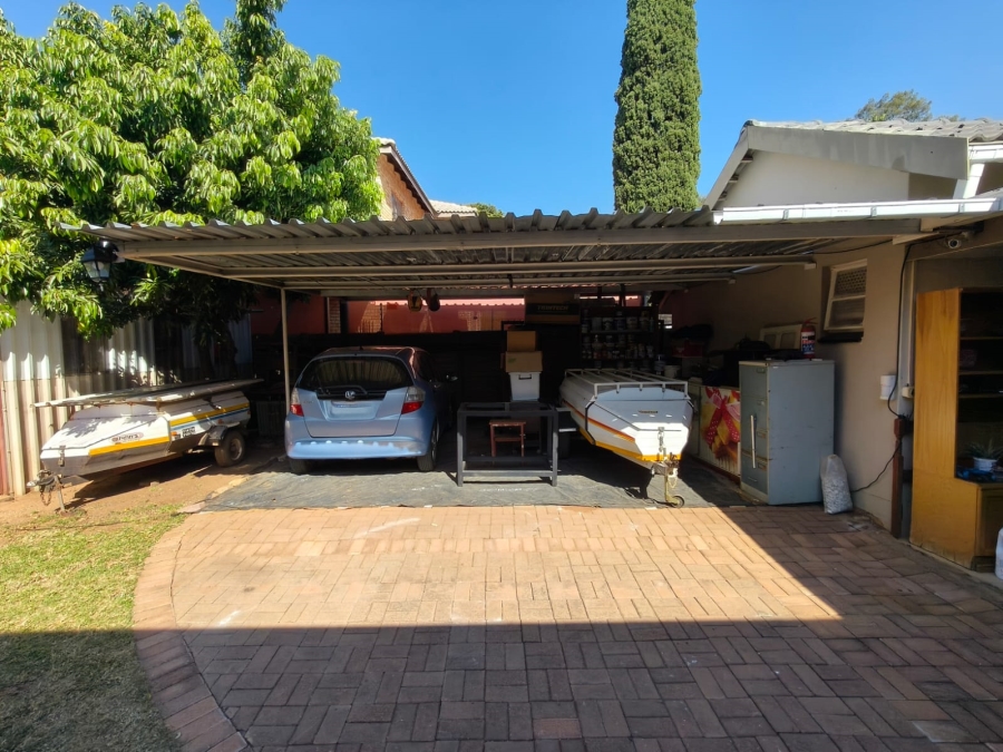 4 Bedroom Property for Sale in Safari Gardens North West